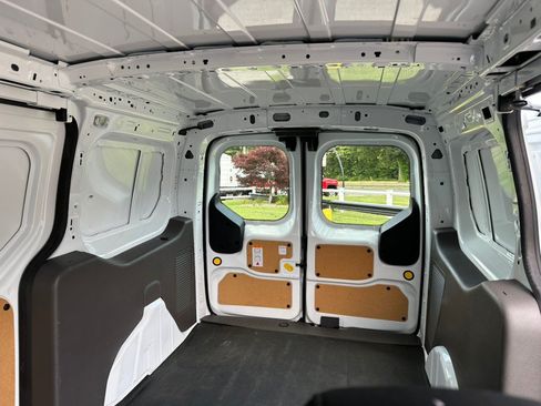 Used 2022 Ford Transit Connect XLT FWD image 25