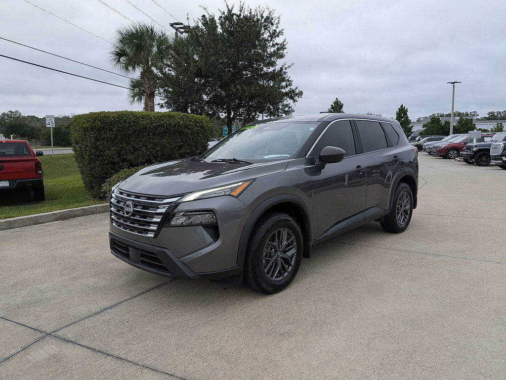 Used 2025 Nissan Rogue S FWD image 8