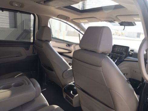 Used 2019 Honda Odyssey Elite image 39