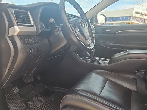 Used 2018 Toyota Highlander Limited w/ Protection Package #3 image 10