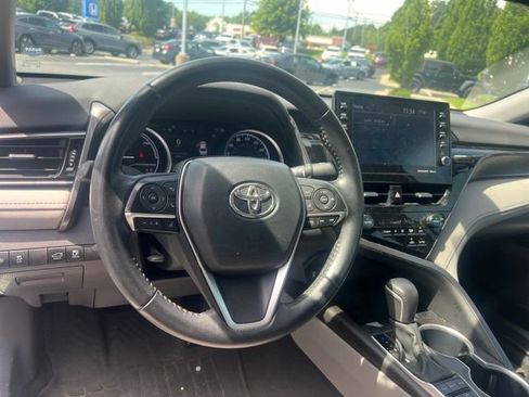 Used 2022 Toyota Camry XLE FWD image 16
