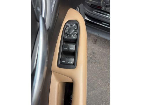 Used 2022 Cadillac XT5 Sportv w/ LPO, ONYX Package AWD/4WD image 12