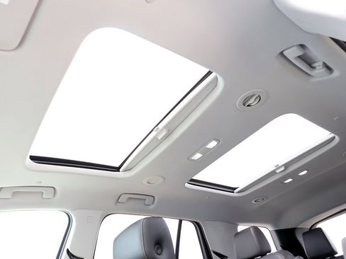 Used 2021 Chevrolet Traverse Premier w/ Redline Edition image 25