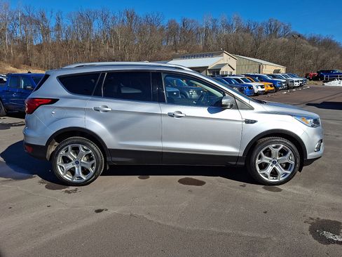Certified 2019 Ford Escape Titanium image 12
