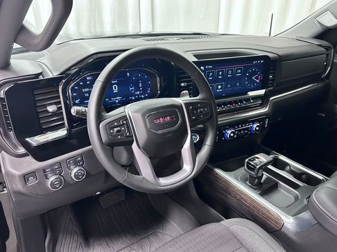 Used 2024 GMC Sierra 1500 Elevation w/ Preferred Package image 2