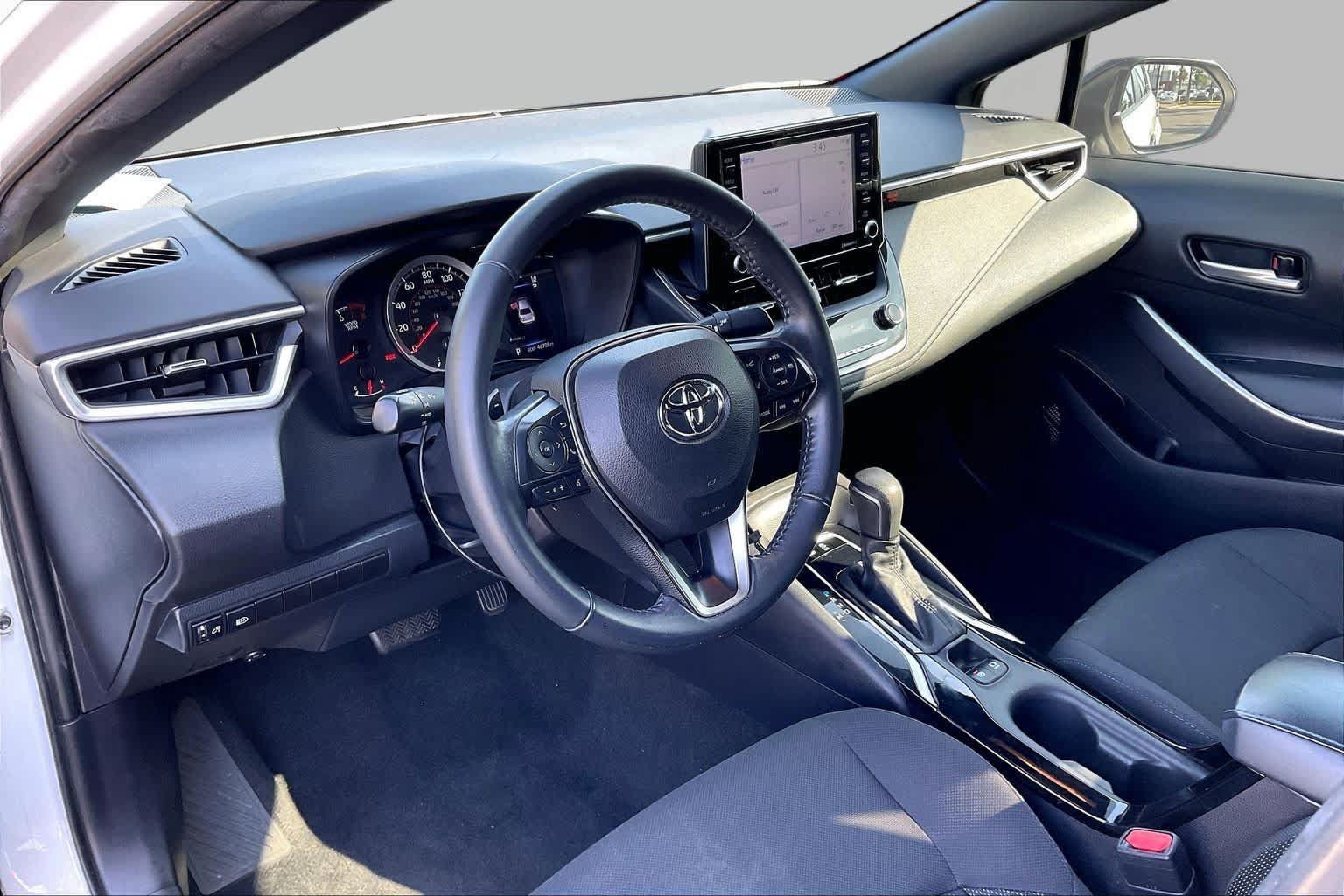 Used 2022 Toyota Corolla SE w/ Carpet Mat Package (TMS) FWD image 16
