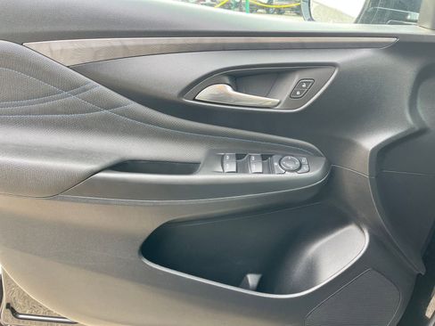 Used 2025 Buick Envista Sport Touring image 20