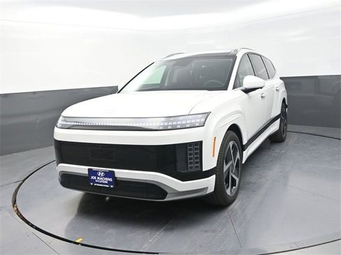 New 2026 Hyundai Ioniq 9 Calligraphy image 4