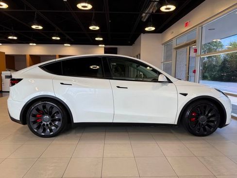 Used 2022 Tesla Model Y Performance AWD/4WD image 15