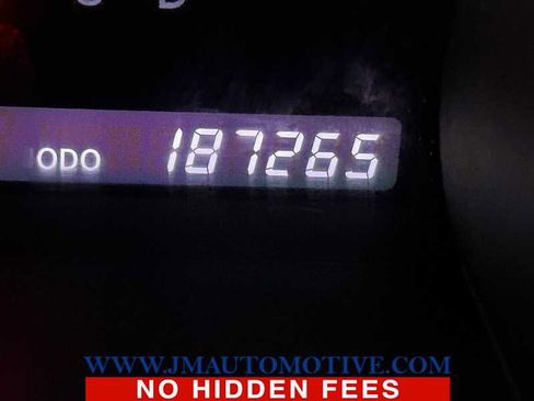 Used 2013 Toyota Highlander Limited image 25