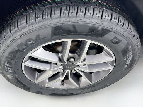 Used 2022 Jeep Grand Cherokee Limited image 29