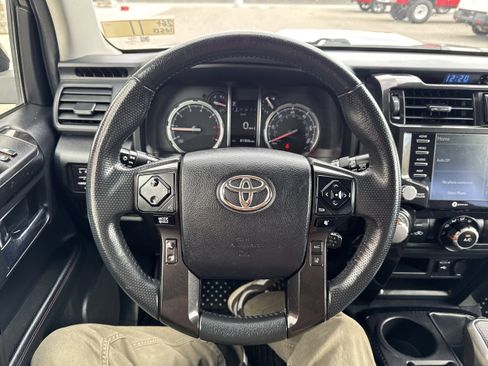 Used 2020 Toyota 4Runner TRD Off-Road AWD/4WD image 13