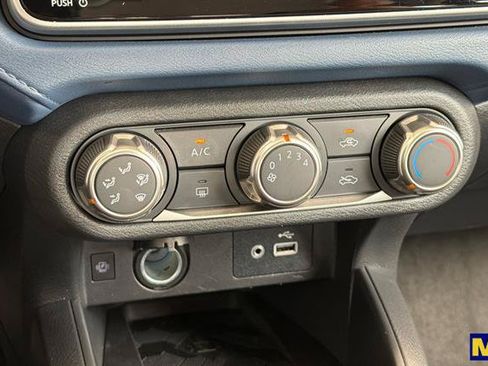 Used 2025 Nissan Versa SV FWD image 25