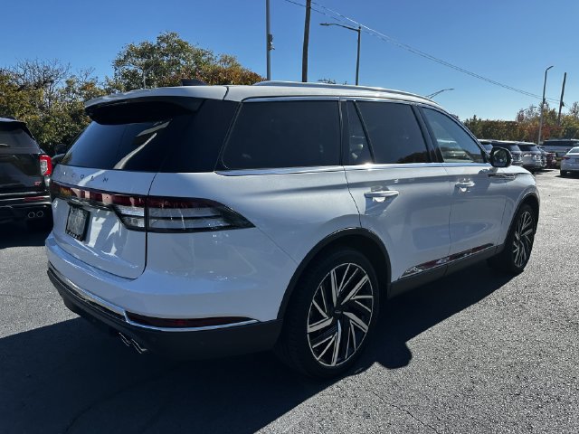 Certified 2025 Lincoln Aviator Reserve w/ Equipment Group 201A AWD/4WD image 5