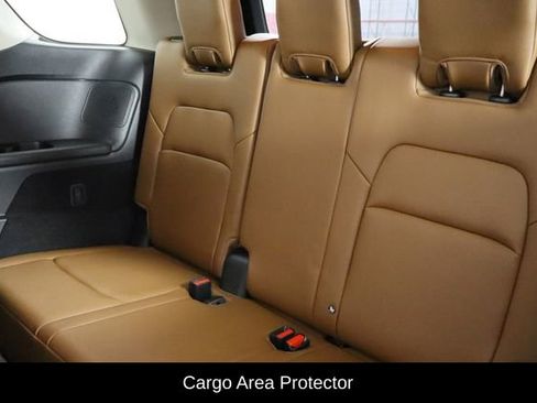 Used 2024 Nissan Pathfinder Platinum w/ Cargo Package image 17