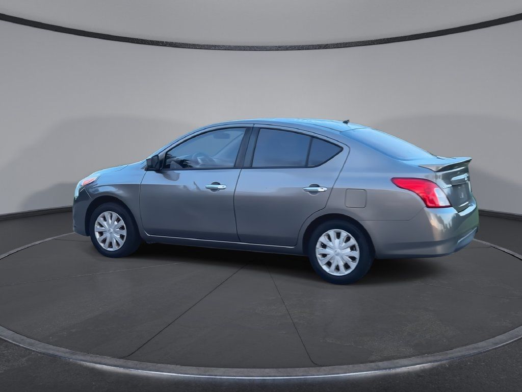 Used 2016 Nissan Versa SV FWD image 6