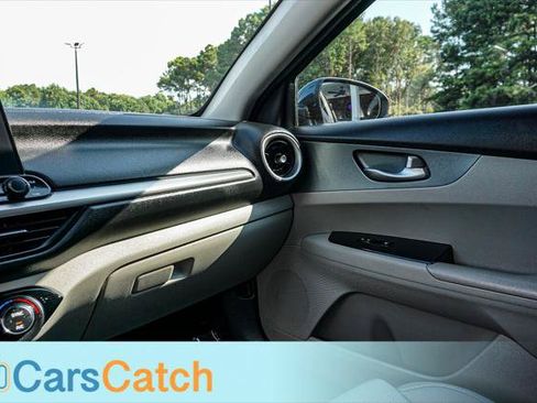 Used 2019 Kia Forte LXS FWD image 32