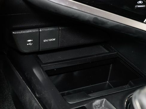 Used 2018 Toyota Camry SE image 16