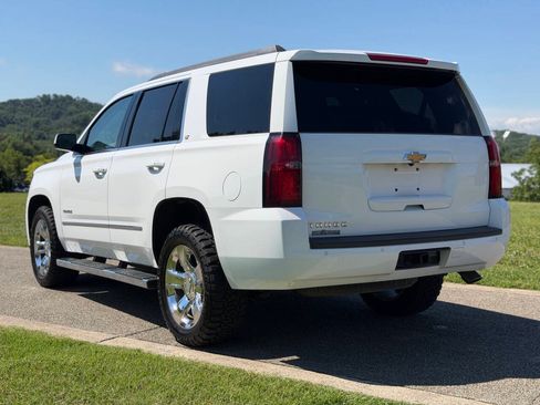 Used 2018 Chevrolet Tahoe LT w/ LT Signature Package RWD image 7