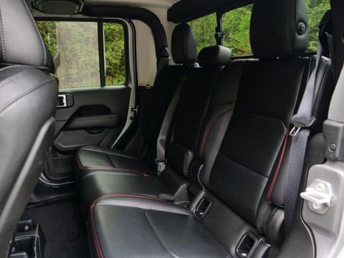 Used 2020 Jeep Gladiator Rubicon image 21