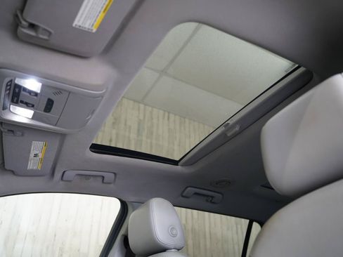 Used 2019 GMC Acadia SLT FWD image 24