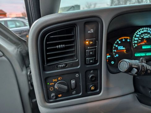 Used 2003 Chevrolet Silverado 2500 LT image 20