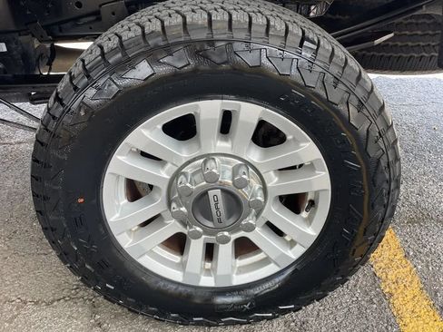 Used 2017 Ford F250 XLT AWD/4WD image 11