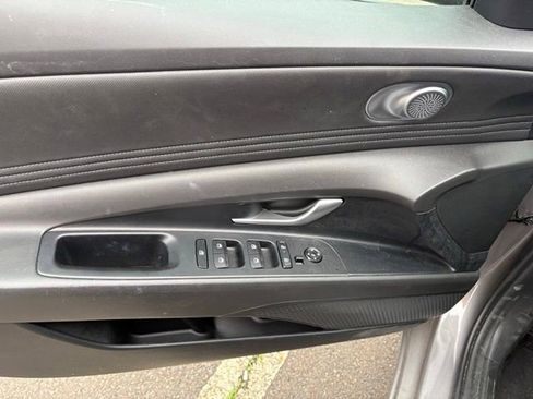 Used 2024 Hyundai Elantra SEL w/ Convenience Package FWD image 6