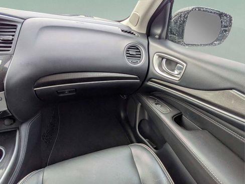 Used 2019 INFINITI QX60 Luxe w/ Essential Package image 18