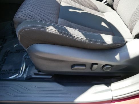 Used 2025 Subaru Outback Premium AWD/4WD image 20