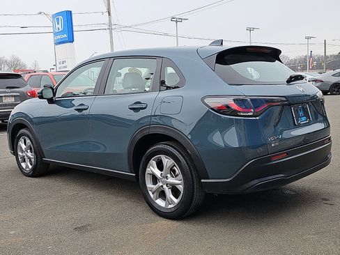 Used 2023 Honda HR-V LX image 6