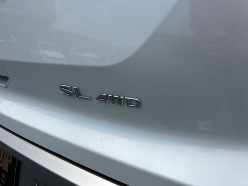 Used 2025 Nissan Pathfinder SL AWD/4WD image 34