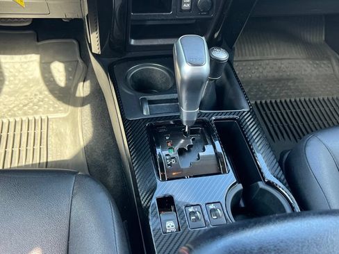 Used 2017 Toyota 4Runner TRD Off-Road Premium AWD/4WD image 21
