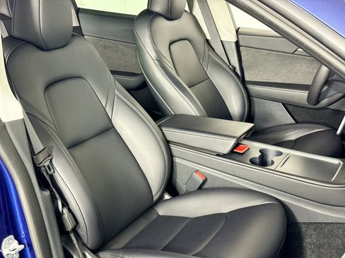 Used 2023 Tesla Model Y Performance image 39