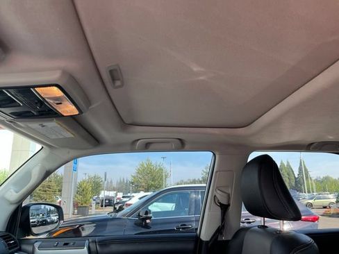 Used 2019 Toyota 4Runner SR5 Premium AWD/4WD image 7