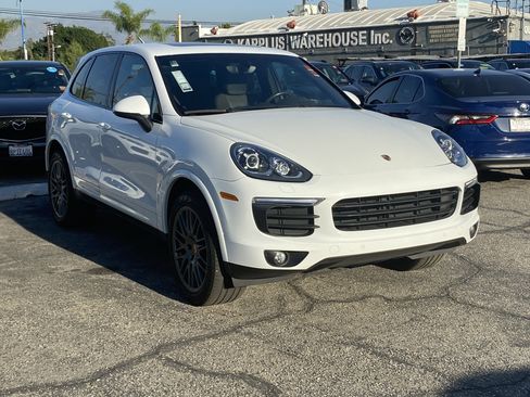 Used 2017 Porsche Cayenne Platinum Edition w/ Premium Package (PJV) image 6