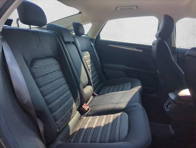 Used 2016 Ford Fusion SE FWD image 25
