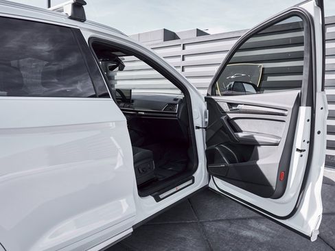 Used 2024 Audi SQ5 Premium Plus image 23