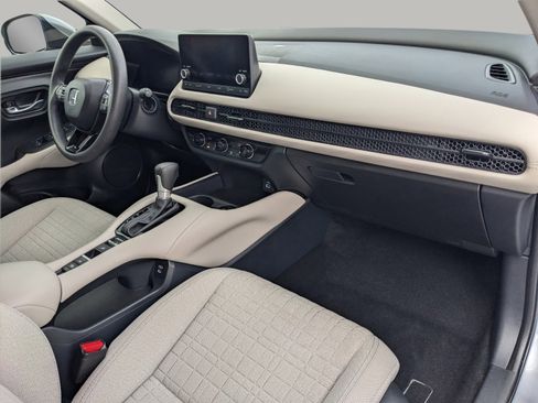 Used 2025 Honda HR-V LX image 16