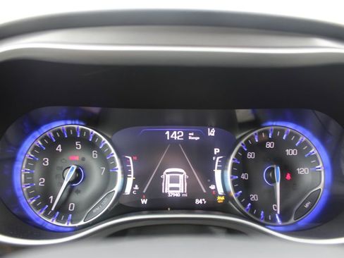 Used 2025 Chrysler Pacifica Select FWD image 21