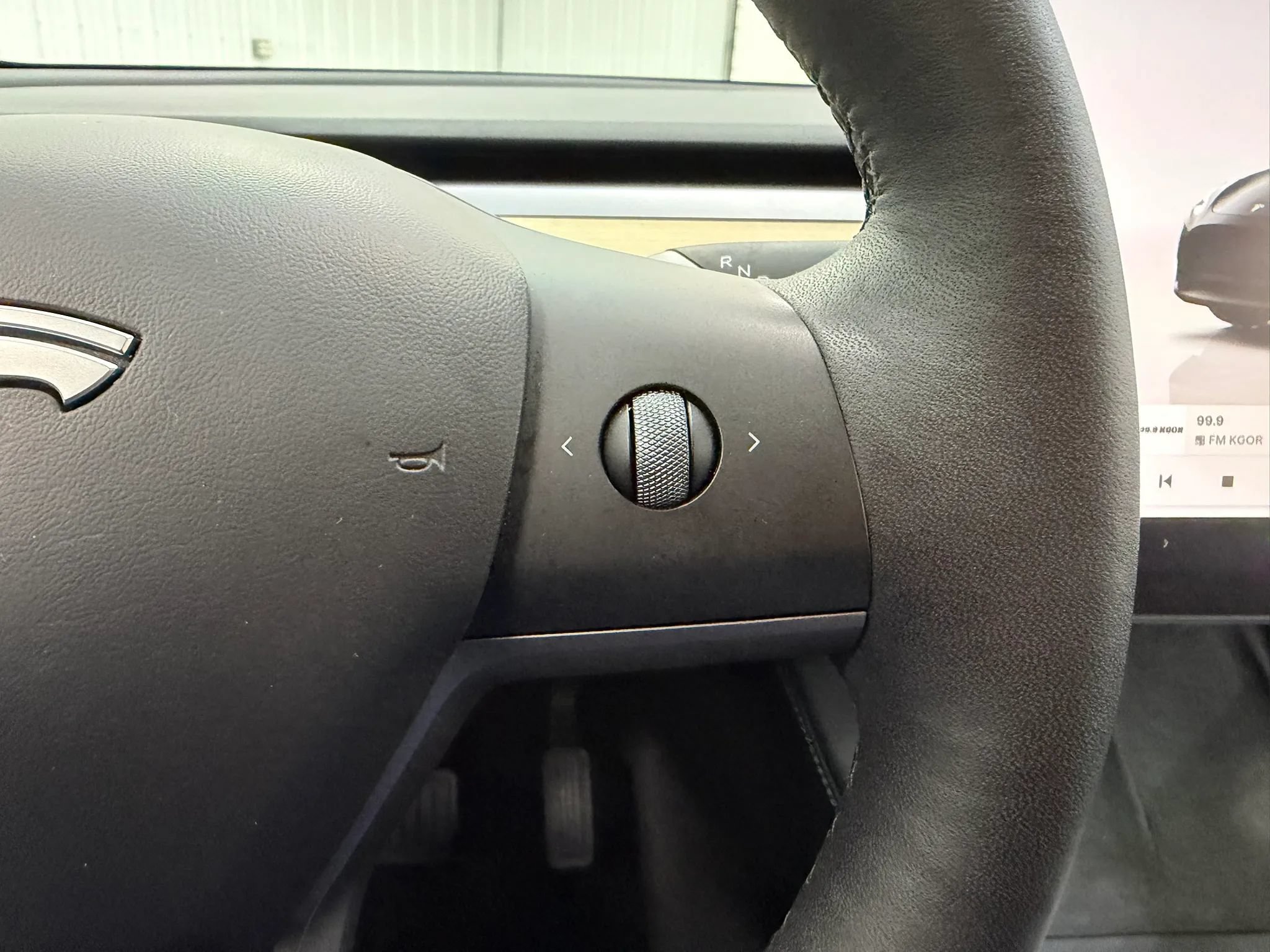 Used 2024 Tesla Model Y Long Range AWD/4WD image 29