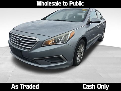 Used 2017 Hyundai Sonata SE image 1