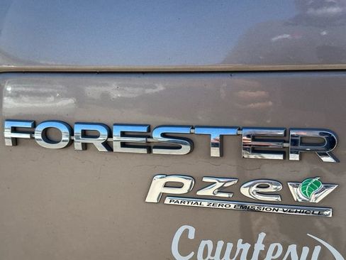 Used 2014 Subaru Forester 2.5i Limited w/ Popular Package #2 AWD/4WD image 12