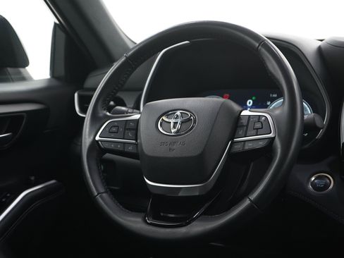 Used 2025 Toyota Highlander XSE AWD/4WD image 15