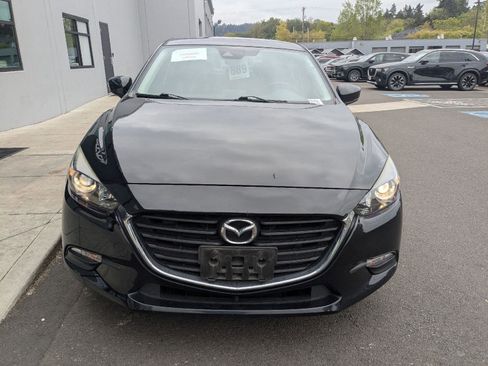 Used 2017 MAZDA MAZDA3 Touring w/ Popular Equipment Package FWD image 9