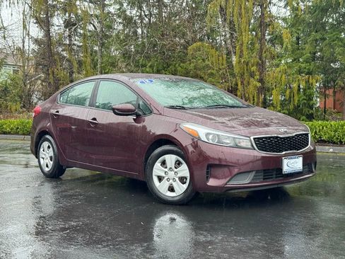 Used 2018 Kia Forte LX image 18