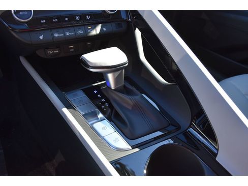 New 2026 Hyundai Elantra Limited image 24