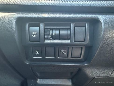 Used 2018 Subaru Crosstrek 2.0i Premium w/ Eyesight System image 13
