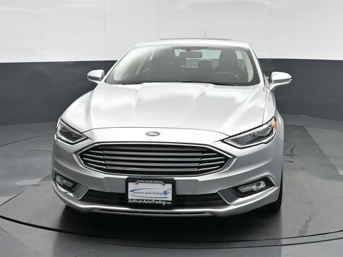 Used 2017 Ford Fusion SE image 2