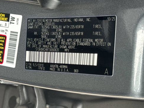 Used 2026 Toyota Highlander XLE AWD/4WD image 46